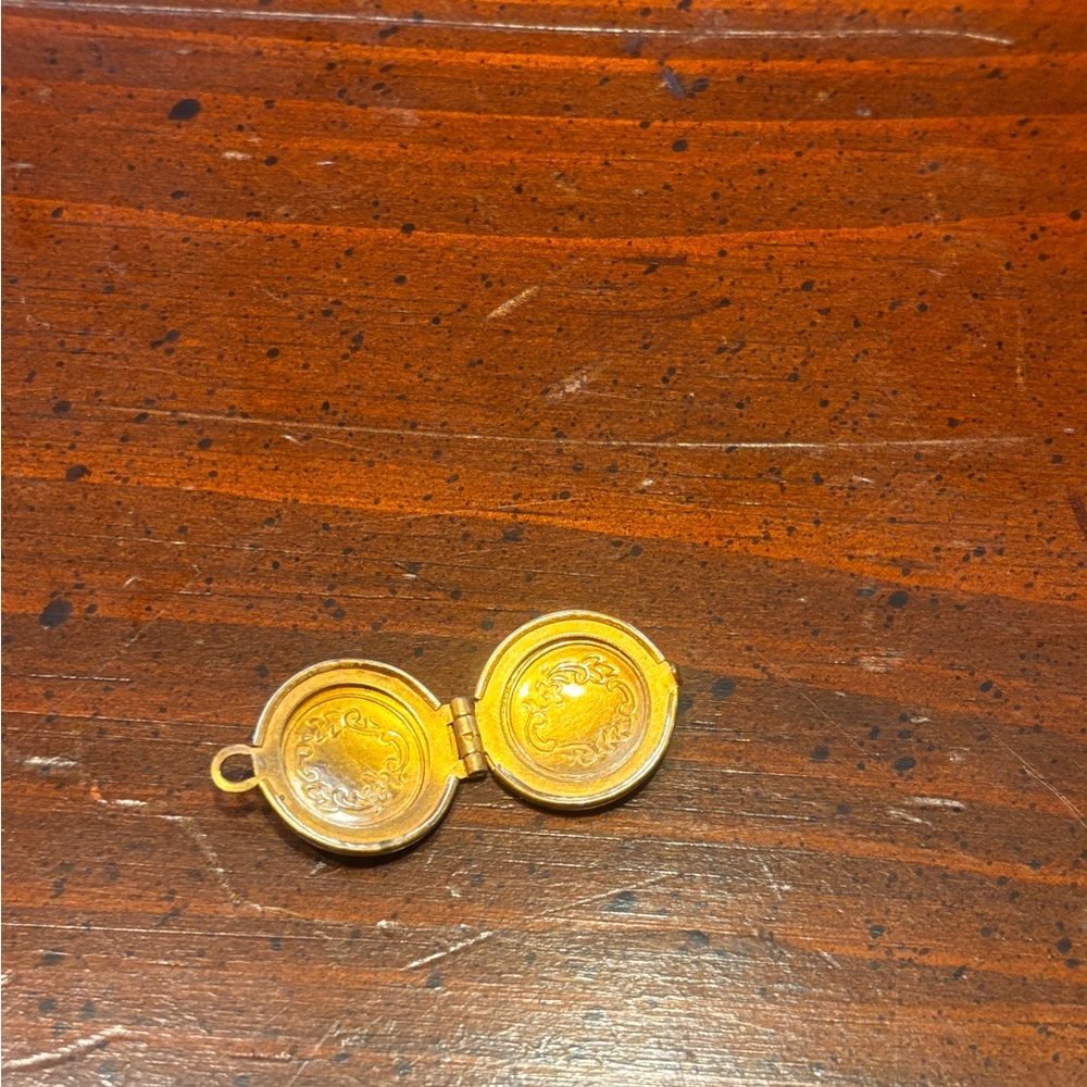 Vintage Gold-Tone Round Locket Pendant